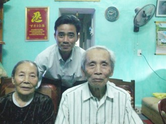 Văn Qúy Minh Tuấn ghé thăm gia đình cụ Văn Tiến Nhu + cụ Nguyễn Thị Xung