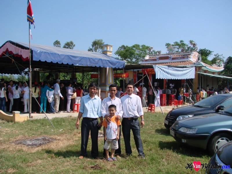 Văn Sứ Hiền (cháu Văn Minh Hiếu)+ Văn Qúy Minh Tuấn + Văn Minh Phụng .Tại Đại Hòa - Đại Lộc -Quảng Nam