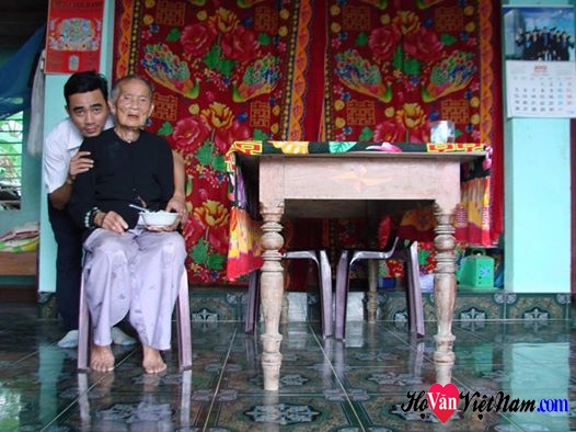 Bà Nội_Văn Quý Minh Tuấn_năm 2014 nội 86 tuổi.
